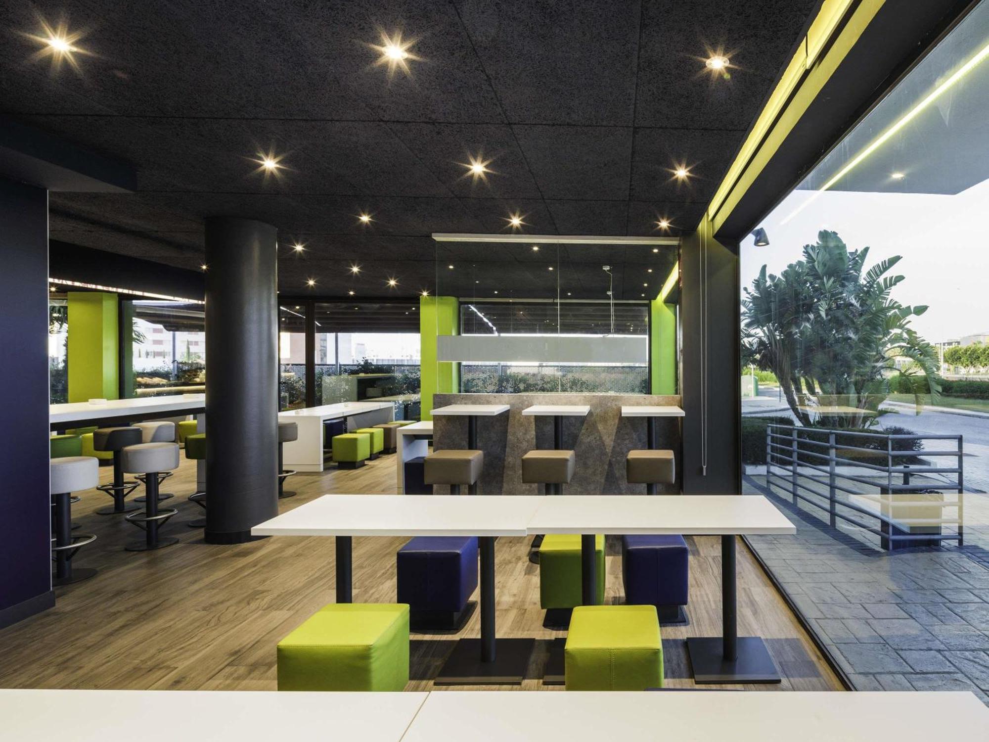 Ibis Budget Malaga Aeropuerto Avenida De Velazquez — Photos 2